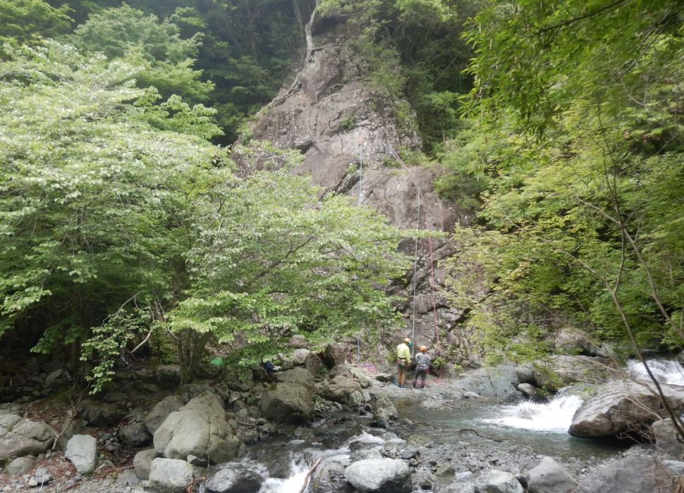 懸垂岩